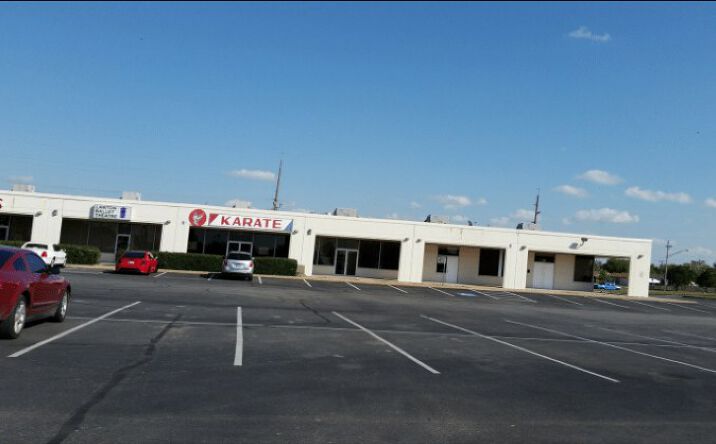 Pictures of Retail, Office, Restaurant property located at 6708-6726 NW Cache Rd, Lawton, OK 73505 for lease - image #1