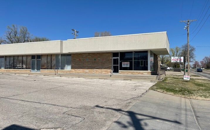 525 N Edgemoor St, Wichita, KS 67208 | Crexi.com