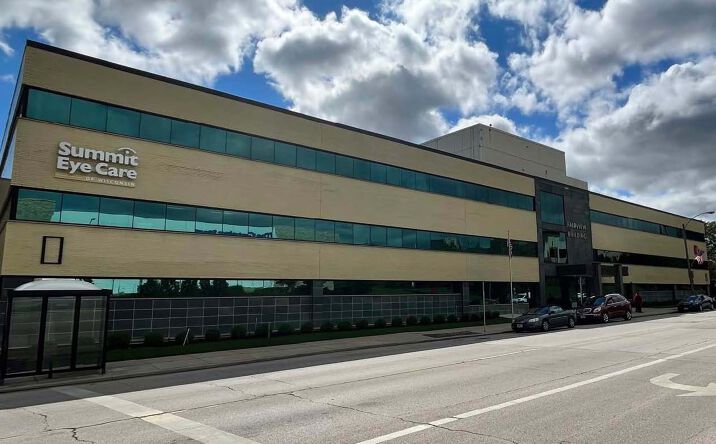 Pictures of Office property located at 10425 W North Ave, Wauwatosa, WI 53226 for lease - image #1