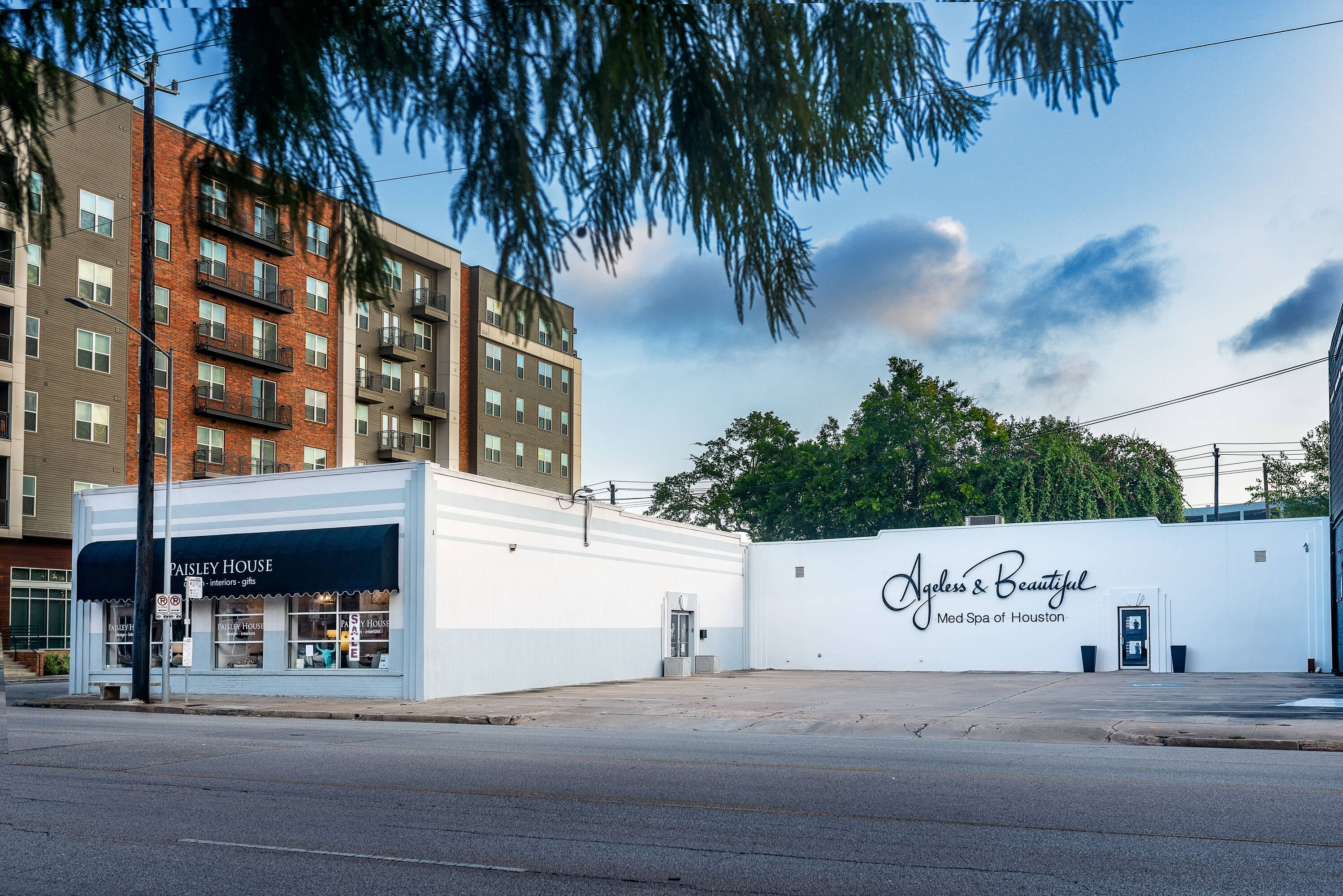 2420 Washington Ave