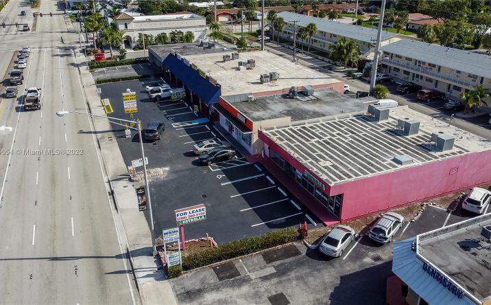 Pictures of Retail, Office property located at 1744 E Commercial Blvd, Fort Lauderdale, FL 33334 for lease - image #1