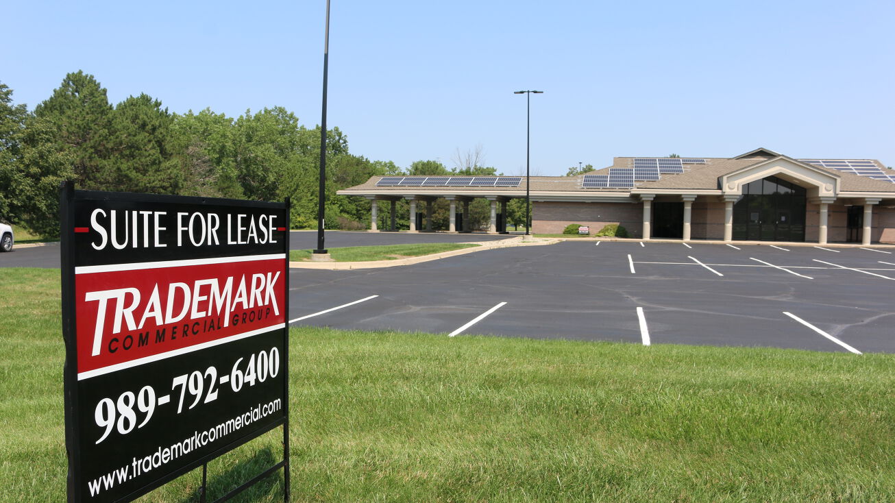 3480 N Center Rd, Saginaw, MI 48603