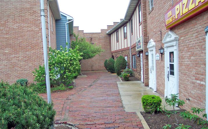Pictures of Office property located at 919 Cherry St E, Canal Fulton, OH 44614 for lease - image #1