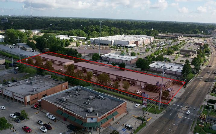 Pictures of Industrial, Retail property located at 3154 College Dr, Baton Rouge, LA 70808 for lease - image #1