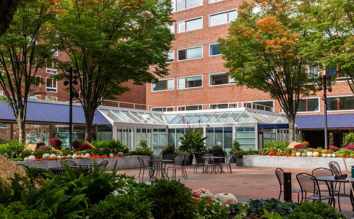 Pictures of Retail, Restaurant property located at 1 Bennett St, Cambridge, MA 02138 for lease - image #1