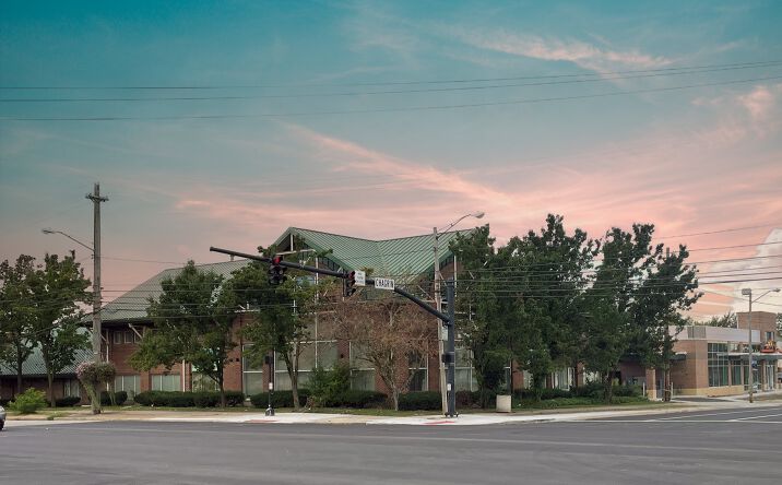 Pictures of Office, Industrial property located at 16500 Chagrin Blvd, Shaker Heights, OH 44120 for lease - image #1