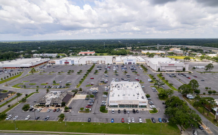 Pictures of Retail property located at 7171 N Davis Hwy, Pensacola, FL 32504 for lease - image #1