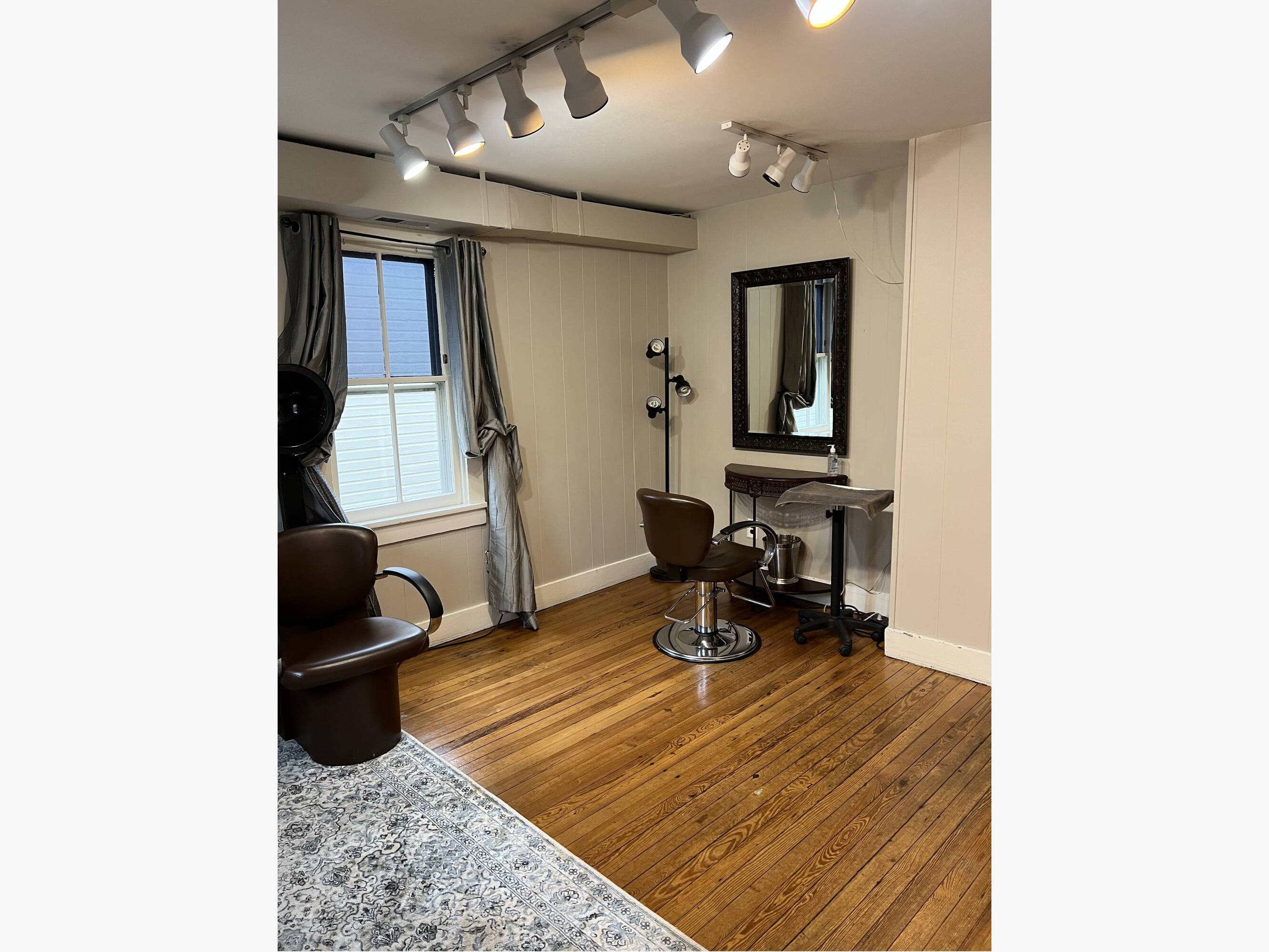 217 Loudoun St SE, Leesburg, VA 20175