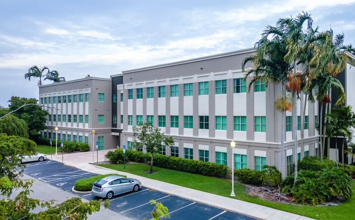 Pictures of Office property located at 7951 SW 6th St, Plantation, FL 33324 for lease - image #1