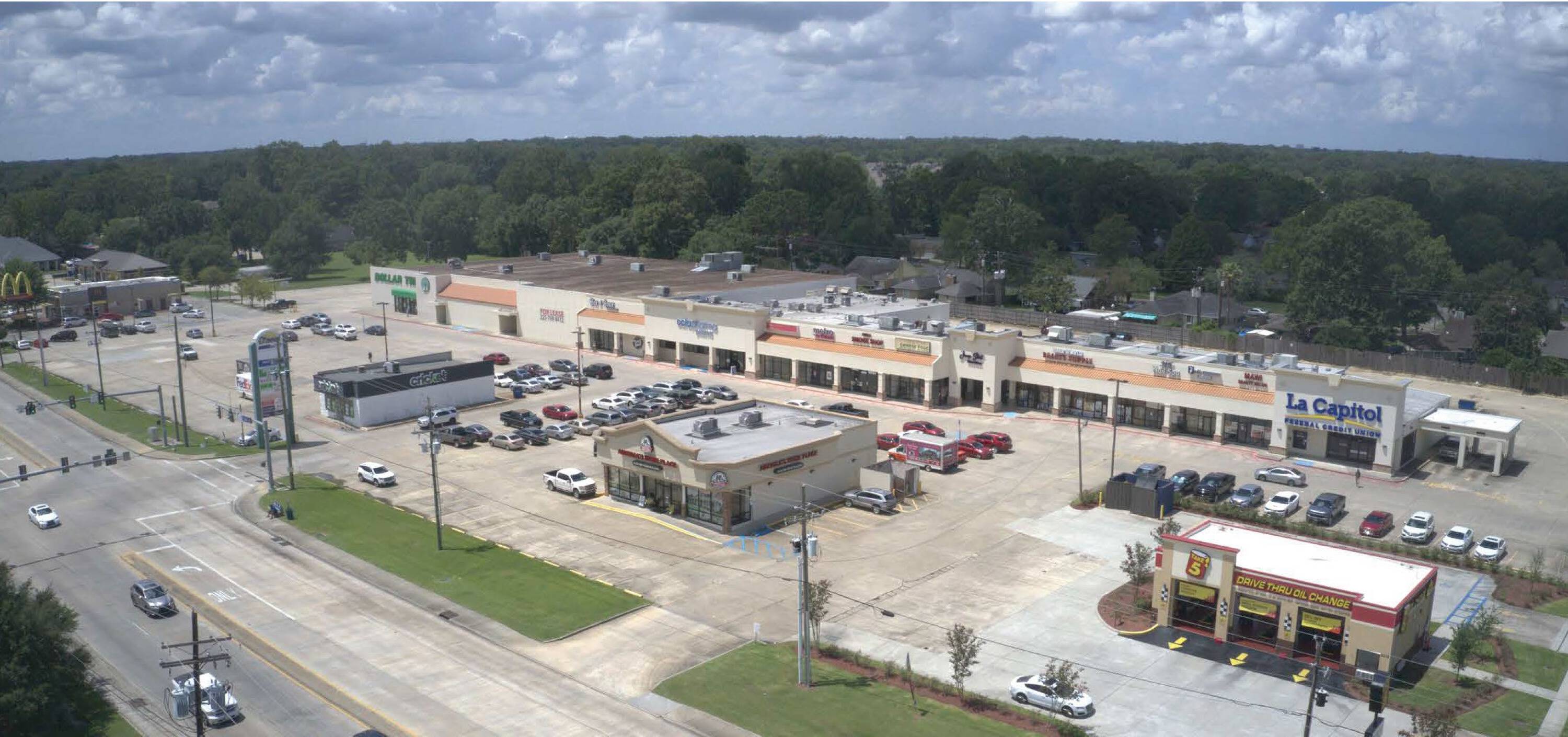 2142 O'Neal Ln, Baton Rouge, LA 70816 Retail Space for Lease O'Neal Plaza Shopping Center