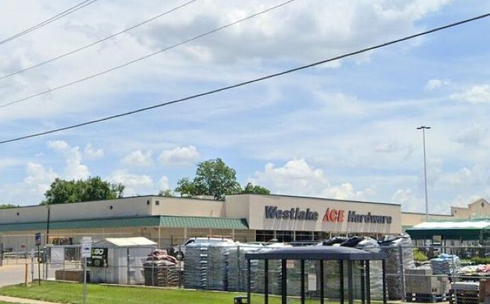 Pictures of Retail property located at 2050 NW Topeka Blvd, Topeka, KS 66608 for lease - image #1
