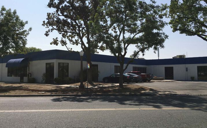 Pictures of Office property located at 1922 N Helm Ave, Fresno, CA 93727 for lease - image #1