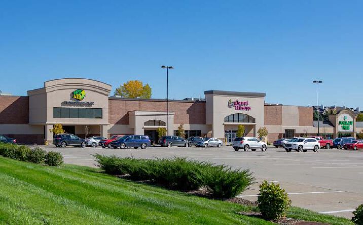 Pictures of Retail property located at 3701-3799 86th St, Urbandale, IA 50322 for lease - image #1