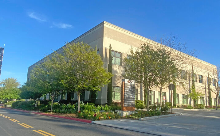Pictures of Office property located at 677 W Palmdon Dr, Fresno, CA 93704 for lease - image #1