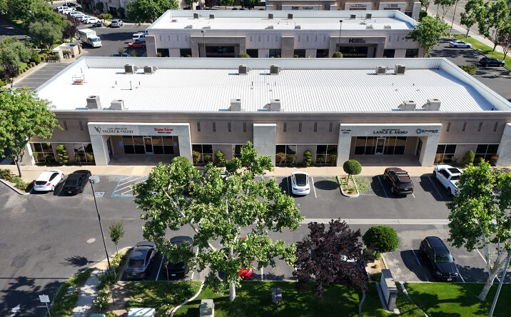 Pictures of Office property located at 550 W Alluvial Ave, Fresno, CA 93711 for lease - image #1