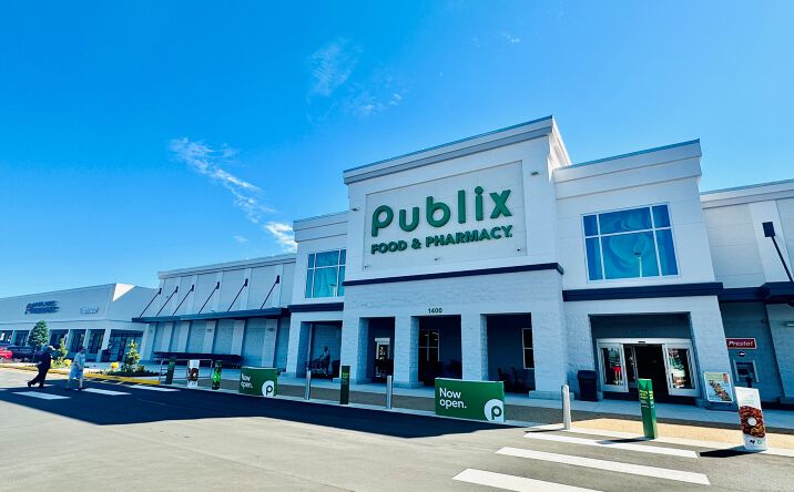 Pictures of Retail property located at 1380 Pinehurst Dr, Spring Hill, FL 34606 for lease - image #1