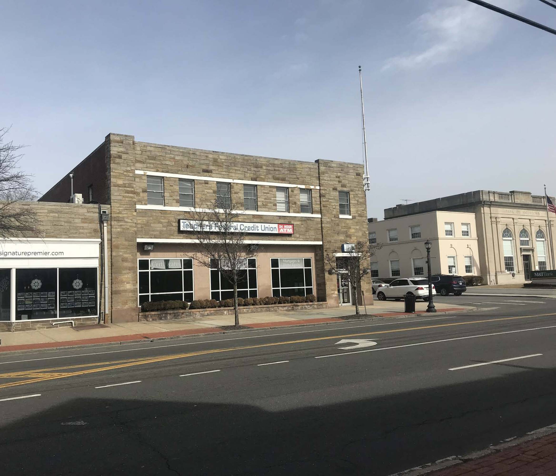 1 West Main Street, Smithtown, NY 11787