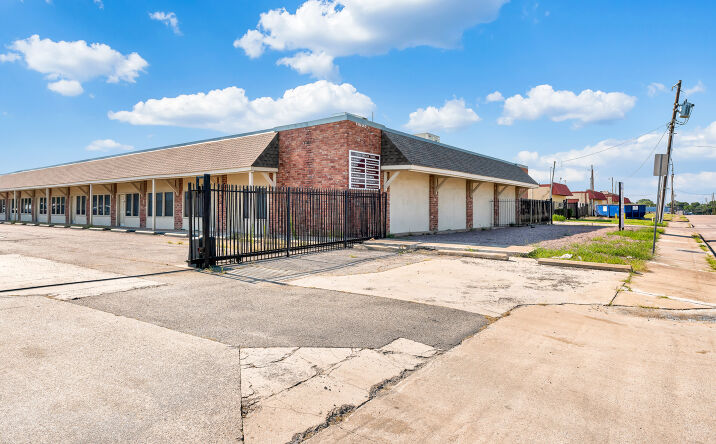 Pictures of Industrial property located at 11005 Indian Trail, Dallas, TX 75229 for lease - image #1