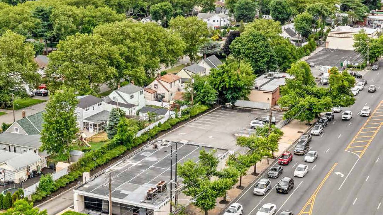 267 Old Country Rd, Carle Place, NY 11514 Retail Space for Lease 267 Old Country Road