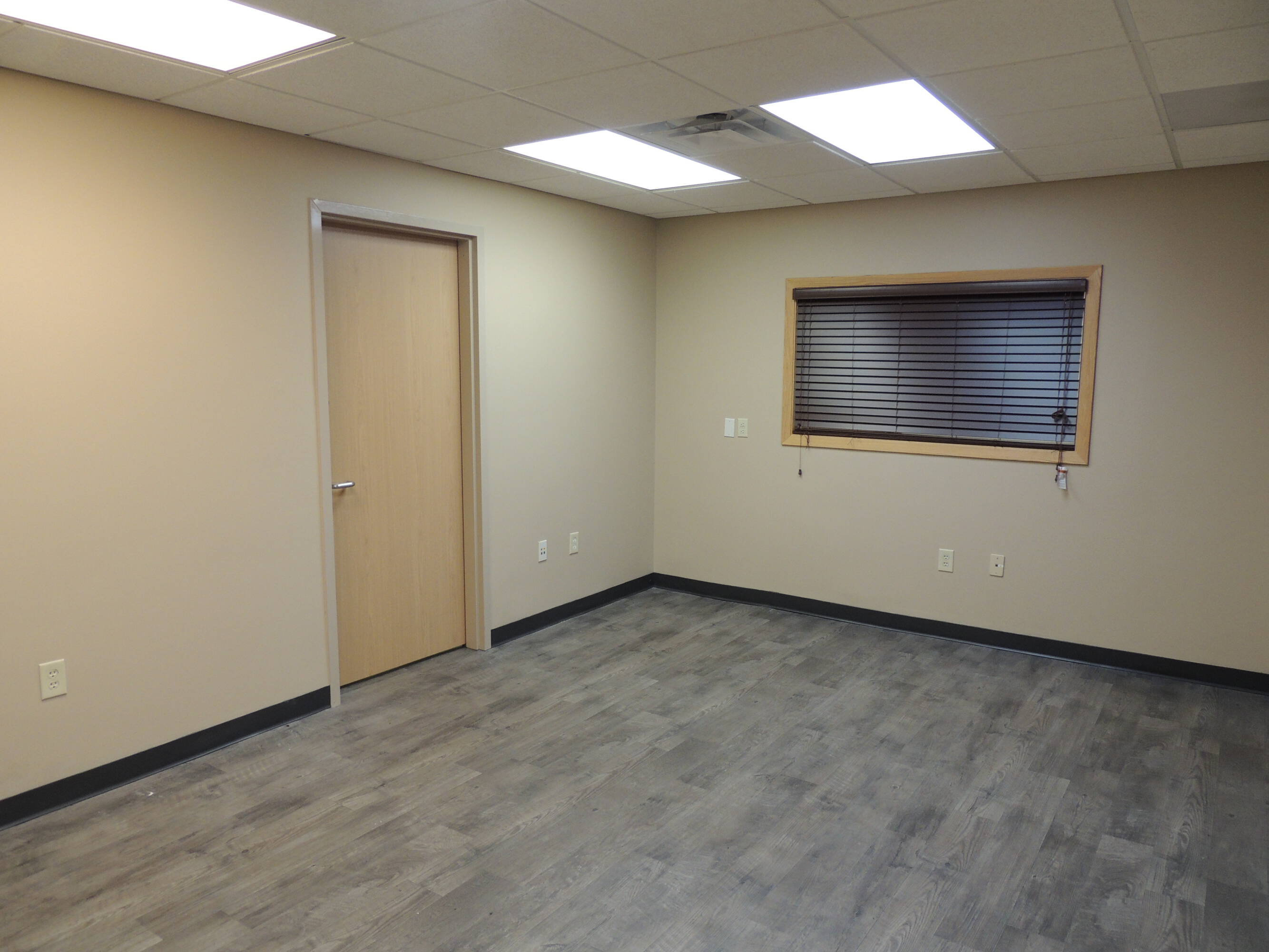 16707 Q Street, Omaha, NE 68135