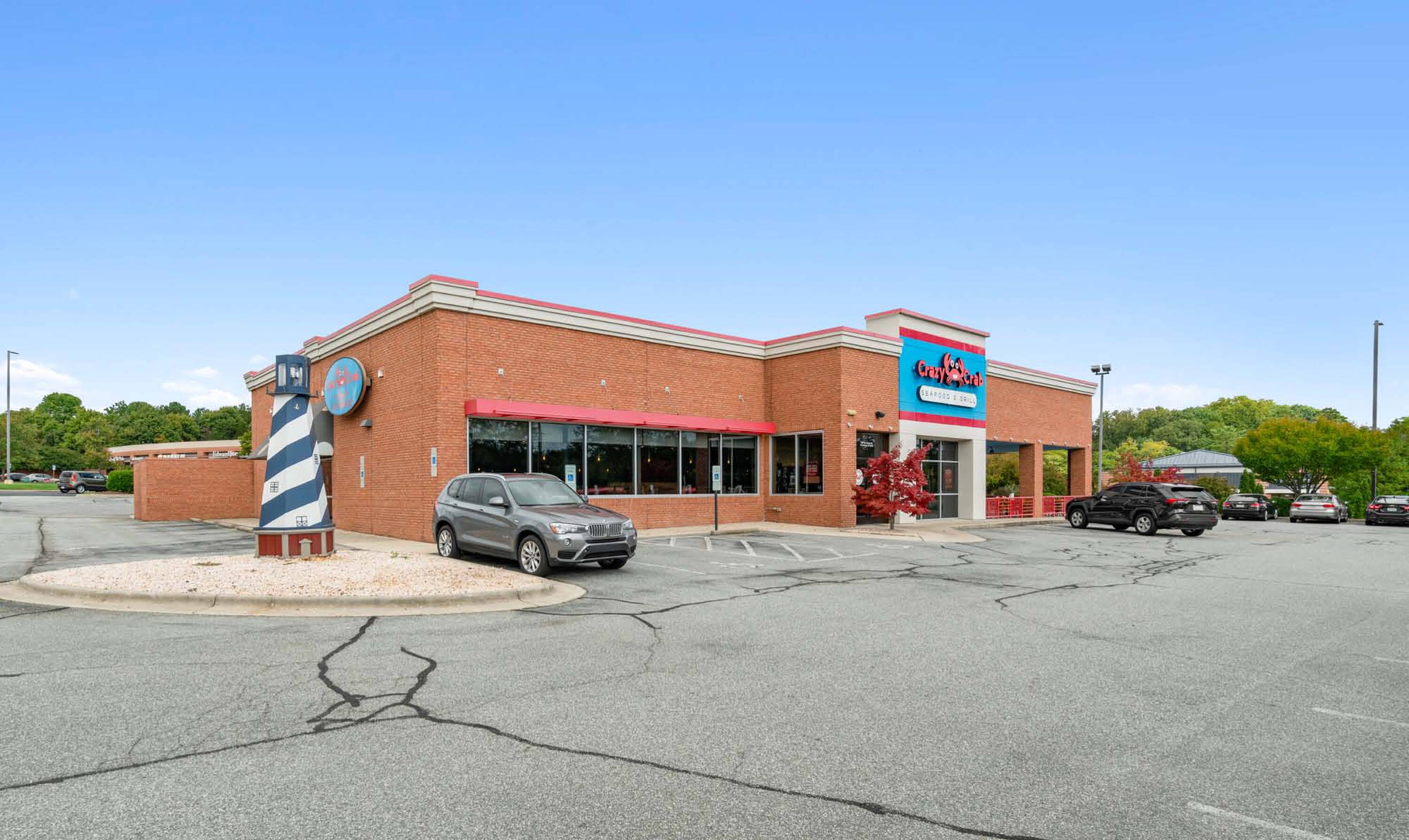 1653 New Garden Rd, Greensboro, NC 27410