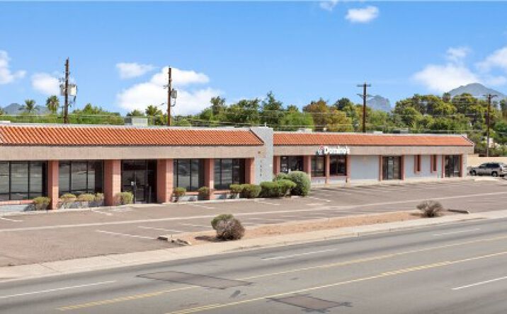 Pictures of Retail property located at 2434 E Thomas Rd, Phoenix, AZ 85016 for lease - image #1