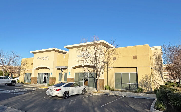 Pictures of Office property located at 2101 Herndon Ave, Clovis, CA 93611 for lease - image #1