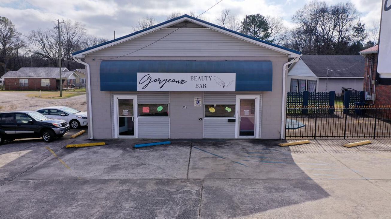 755 Memorial Dr, Hueytown, AL 35061 Retail Space for