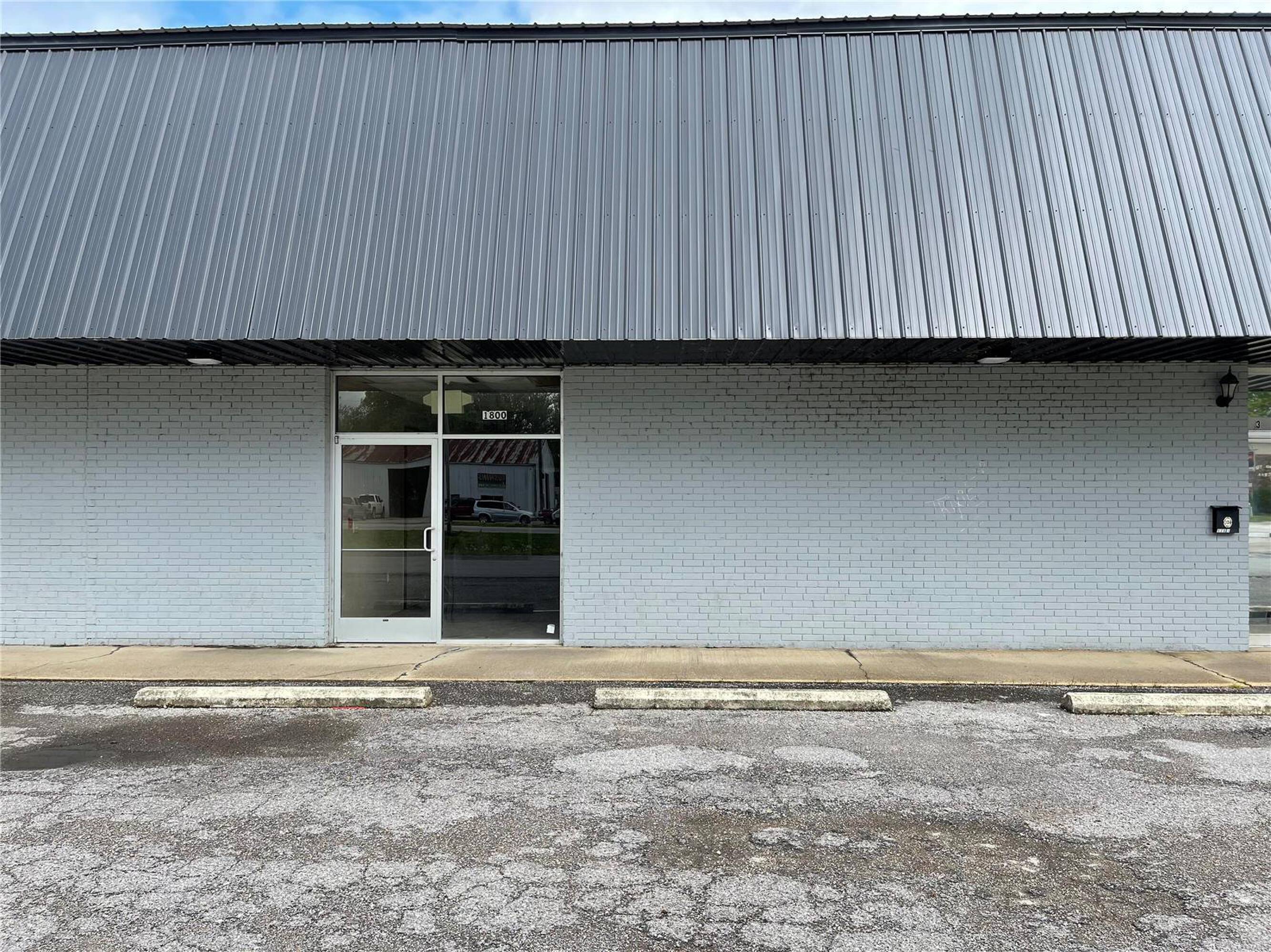 1800 S Broadway St, Poplar Bluff, MO 63901