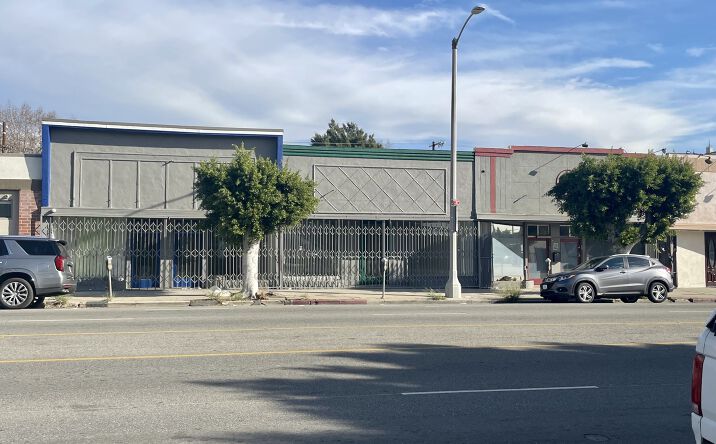 Pictures of Retail property located at 344 N La Brea Ave, Los Angeles, CA 90036 for lease - image #1