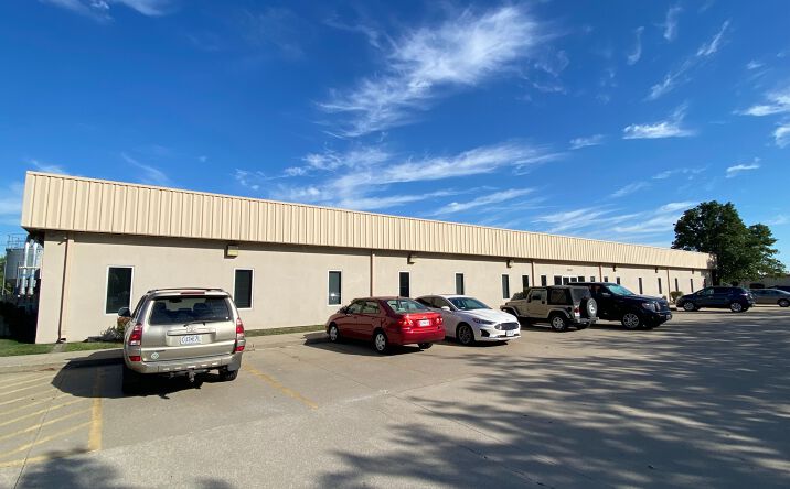 Pictures of Office property located at 1009 SE Browning St, Lee's Summit, MO 64081 for lease - image #1