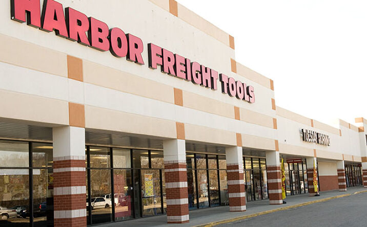 Pictures of Retail property located at 6322 Governor Ritchie Hwy, Glen Burnie, MD 21061 for lease - image #1