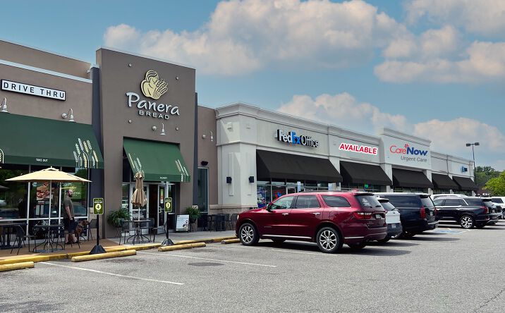 Pictures of Retail property located at 12540 Jefferson Davis Highway/Route 1 @ Route 10, Chester, VA 23831 for lease - image #1