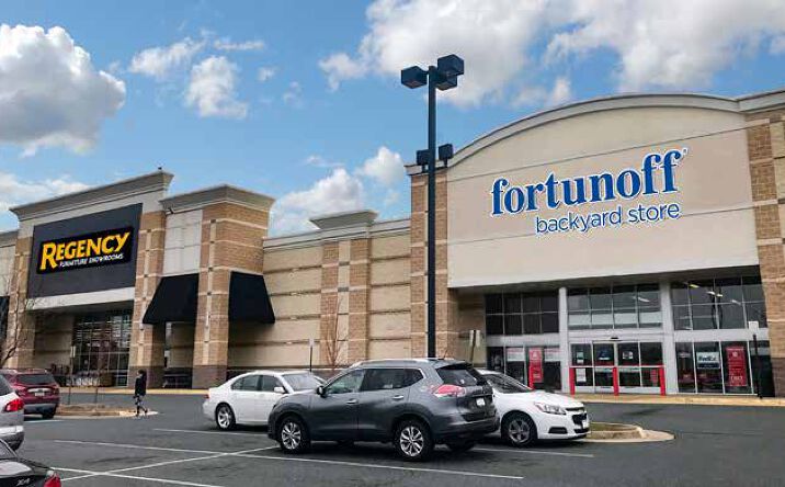 Pictures of Retail property located at Parkway Crossing East, Woodbridge, VA 22192 for lease - image #1