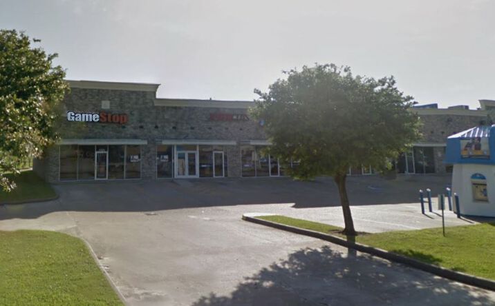 Pictures of Retail property located at 6408 I-45, La Marque, TX 77568 for lease - image #1