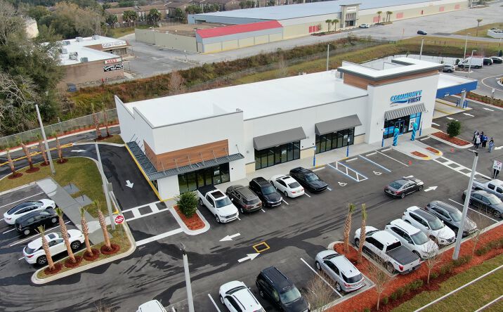 Pictures of Retail property located at 5617 Beach Blvd, Jacksonville, FL 32207 for lease - image #1