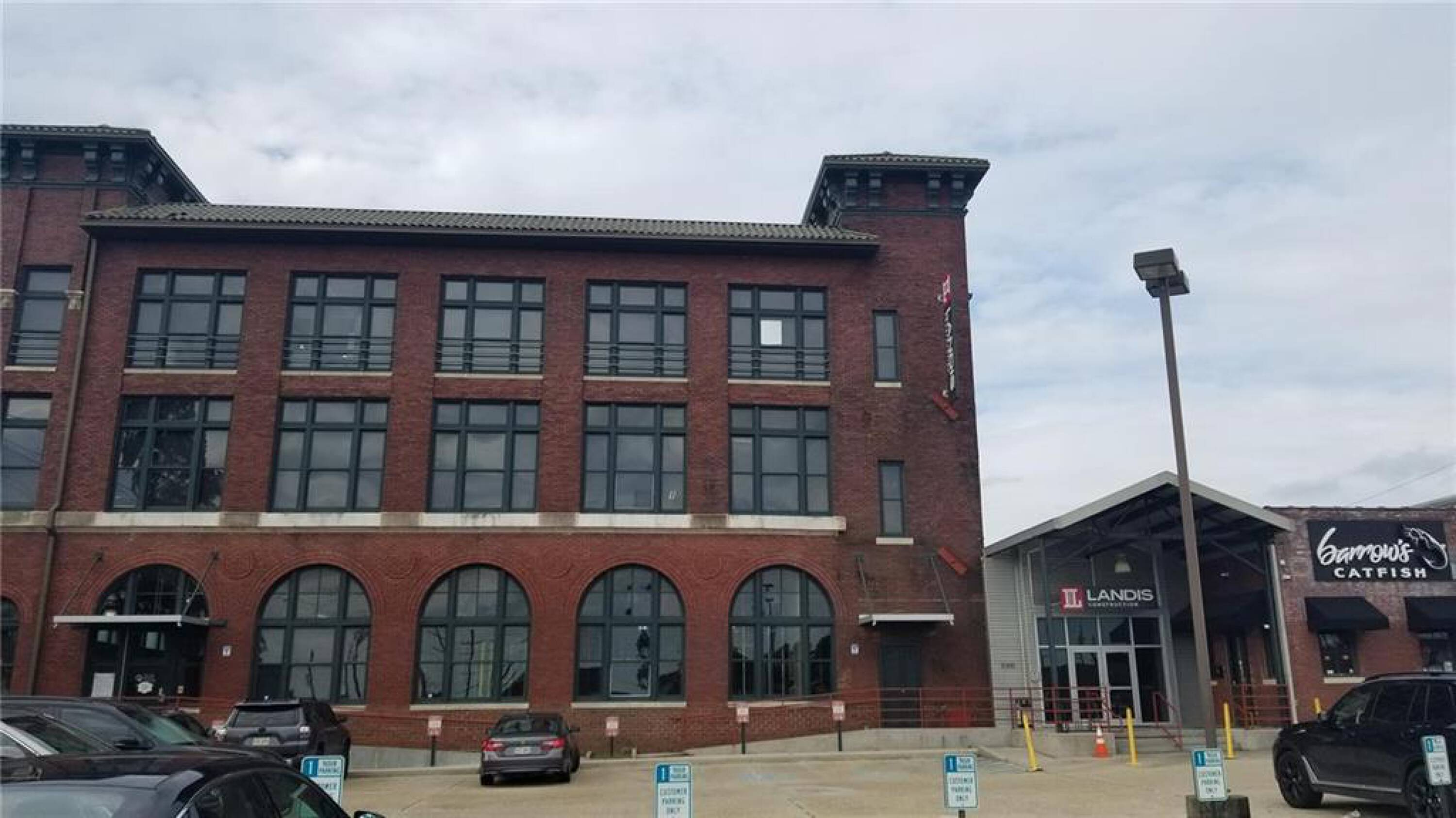 8300 Earhart Blvd 103, New Orleans, LA 70118