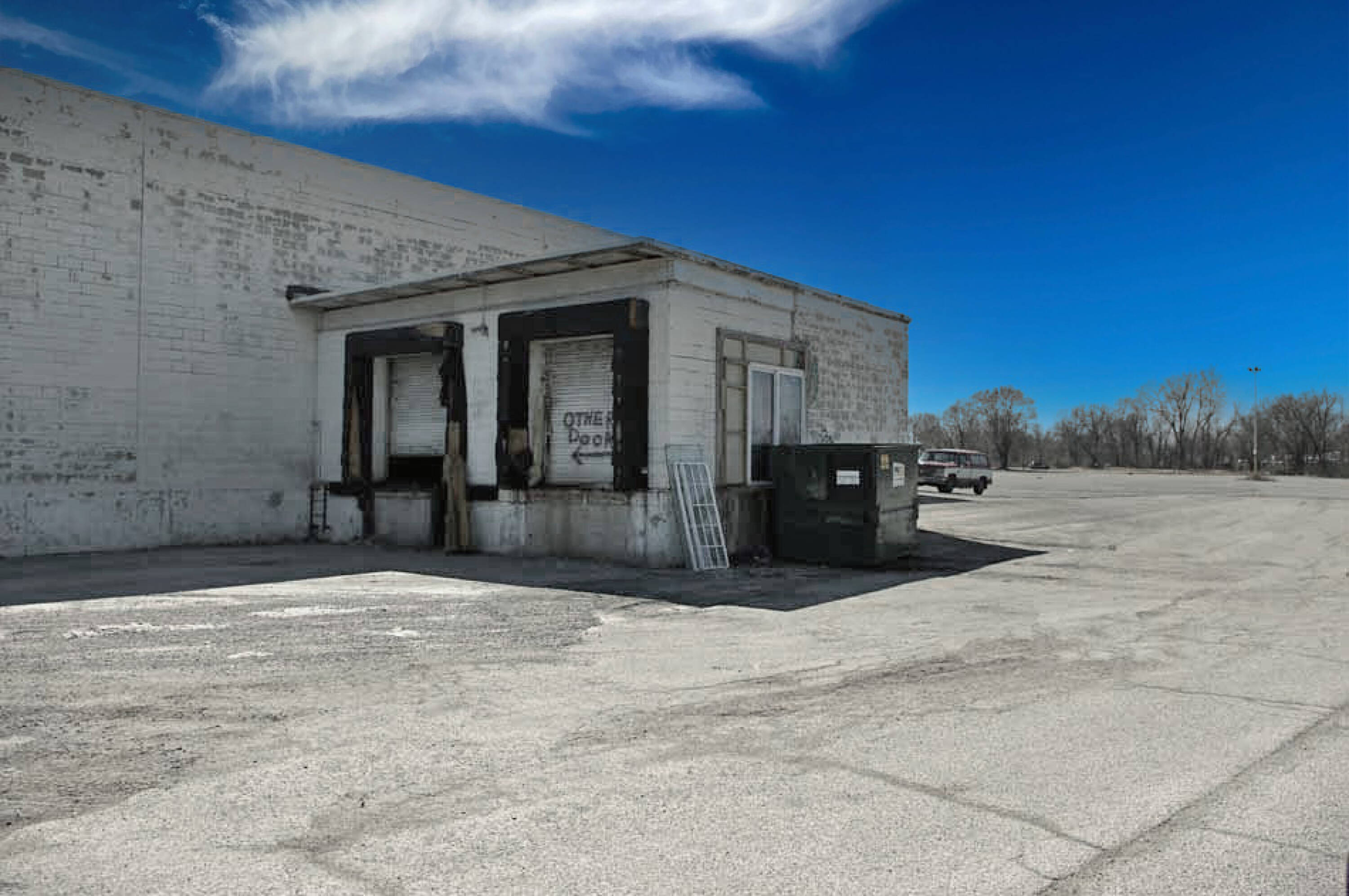 5401 Collinsville Rd, Fairmont City, IL 62201