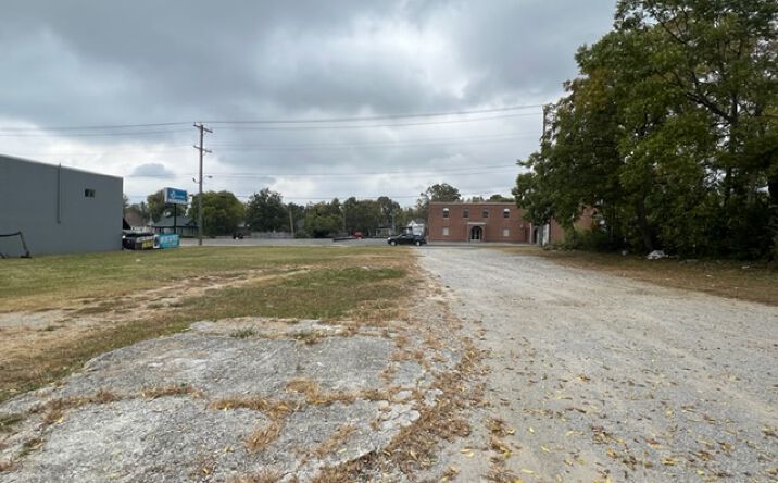 Pictures of Land, Retail, Special Purpose property located at 2016 E Main St, Chattanooga, TN 37404 for lease - image #1