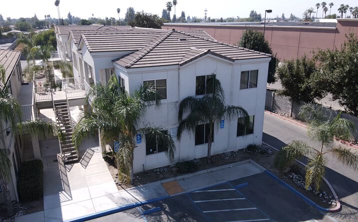 Pictures of Office property located at 1747 W Walnut Ave, Visalia, CA 93277 for lease - image #1