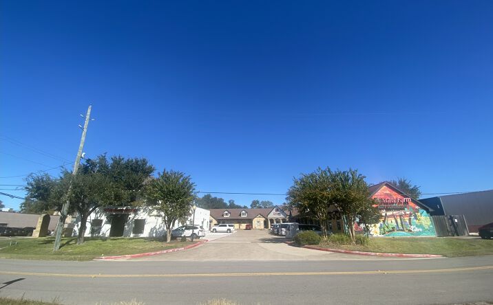 Pictures of Office property located at 814 East Ave, Katy, TX 77493 for lease - image #1