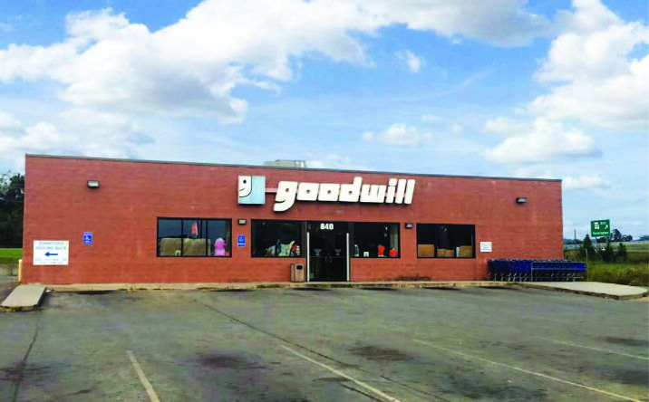 Pictures of Retail property located at 840 Valley Creek Dr, Farmington, MO 63640 for lease - image #1