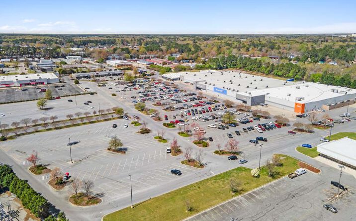 Pictures of Retail property located at 240 Greenville Blvd SW, Greenville, NC 27834 for lease - image #1