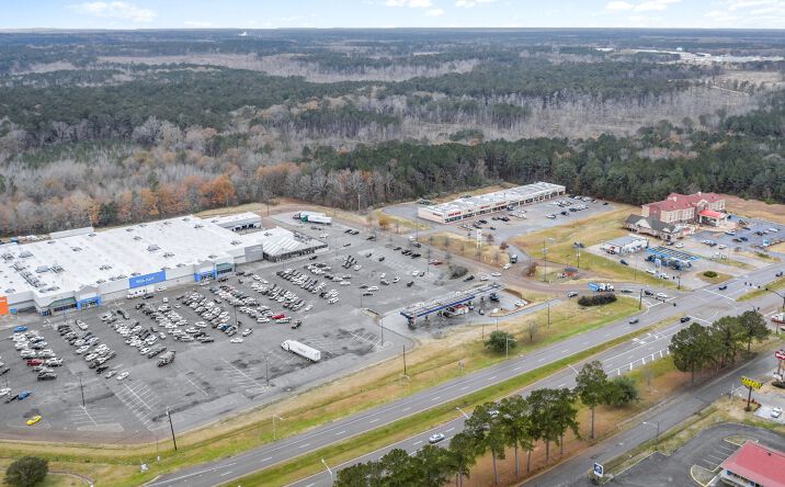 Pictures of Retail property located at 1303 MS-35, Forest, MS 39074 for lease - image #1