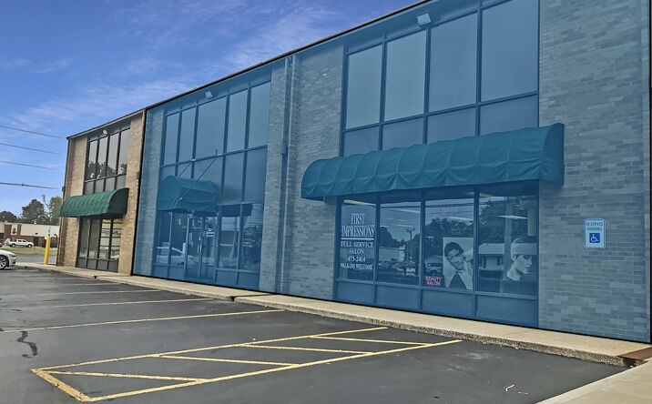 Pictures of Retail property located at 4901 Pollack Ave, Evansville, IN 47715 for lease - image #1