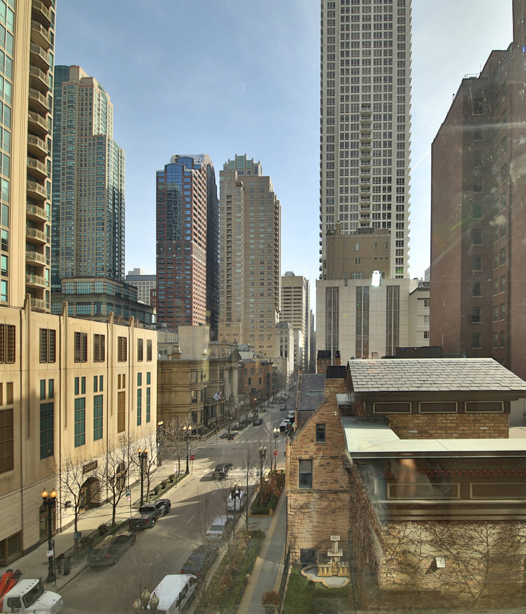 1 E ERIE ST Chicago IL 60611-2740 APN: 17101110130000 | Crexi.com