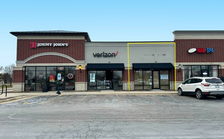 Pictures of Retail property located at 472 N Route 47, Sugar Grove, IL 60554 for lease - image #1