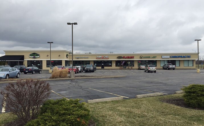 Pictures of Retail property located at 1639 Tollgate Dr, Maumee, OH 43537 for lease - image #1