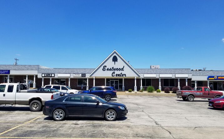 Pictures of Retail, Office property located at 804 Eastwood Dr, Mahomet, IL 61853 for lease - image #1