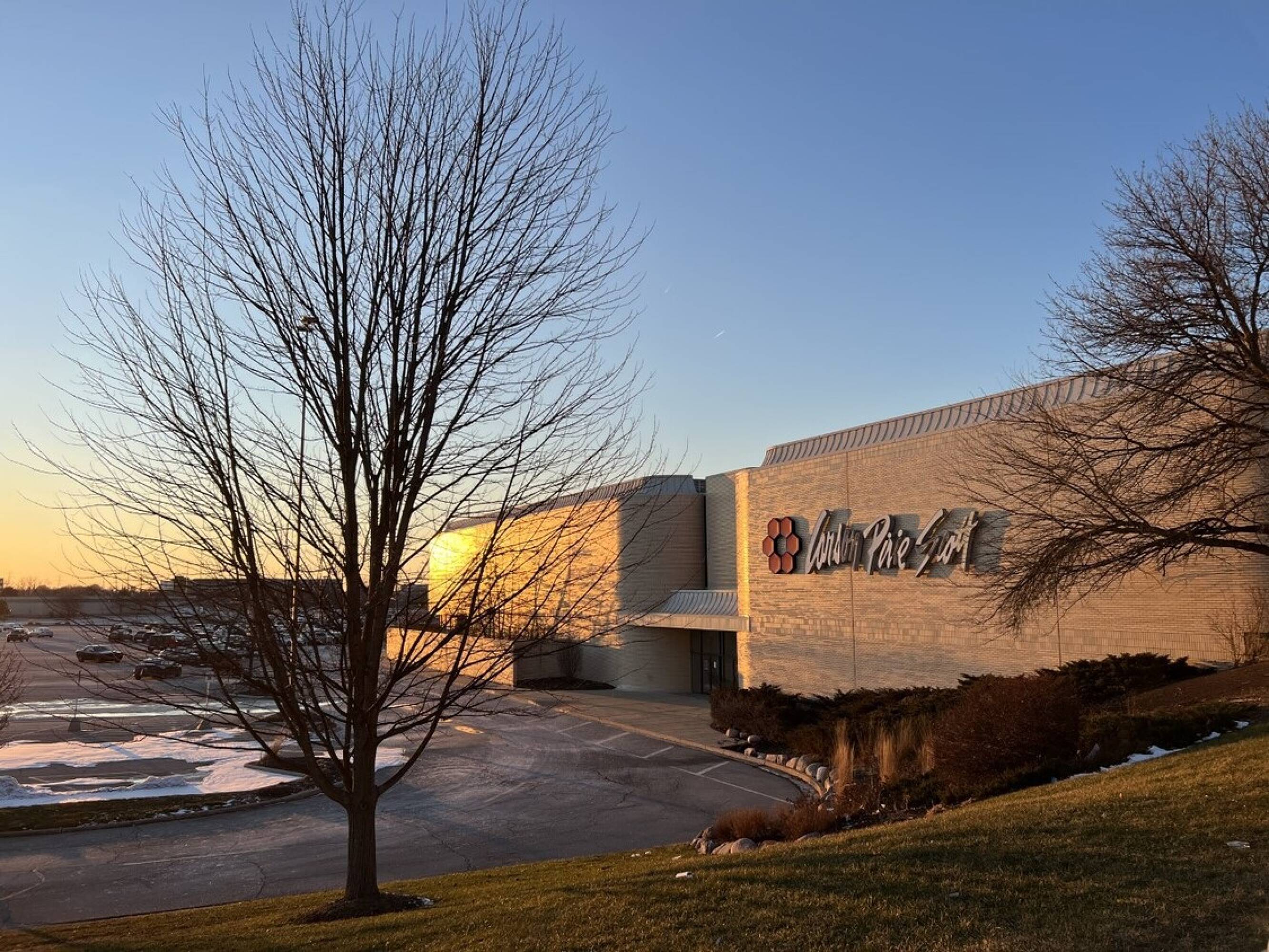 1995 Southlake Mall, Merrillville, IN 46410